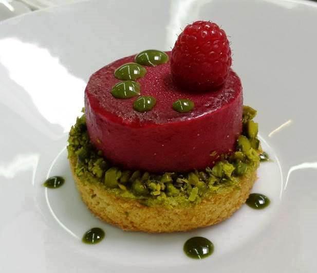 Logis Hotels - Le Pont Bernet - Hotel 2 Etoiles Et Restaurant Le Pian-Medoc Екстер'єр фото